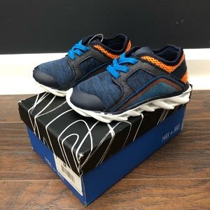 Max + Jake toddler boys light up shoes